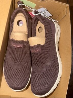 Skechers Women's Arch Comfort Slip-On Shoes Sz 6